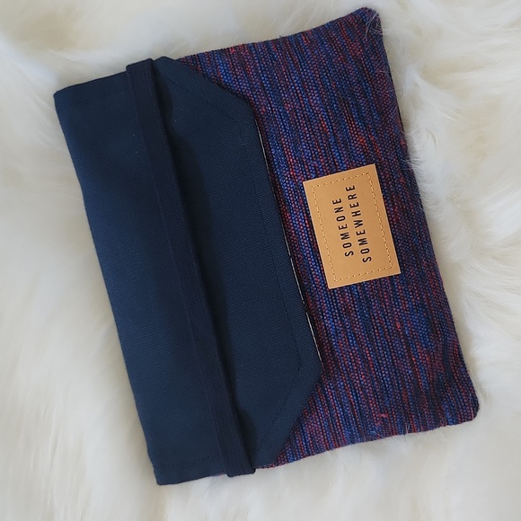 Opened Someone Somewhere Delta Travel Kit - Picture 1 of 2